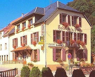 Logis Restaurant De La Poste Et De Montagne Hotel 3*